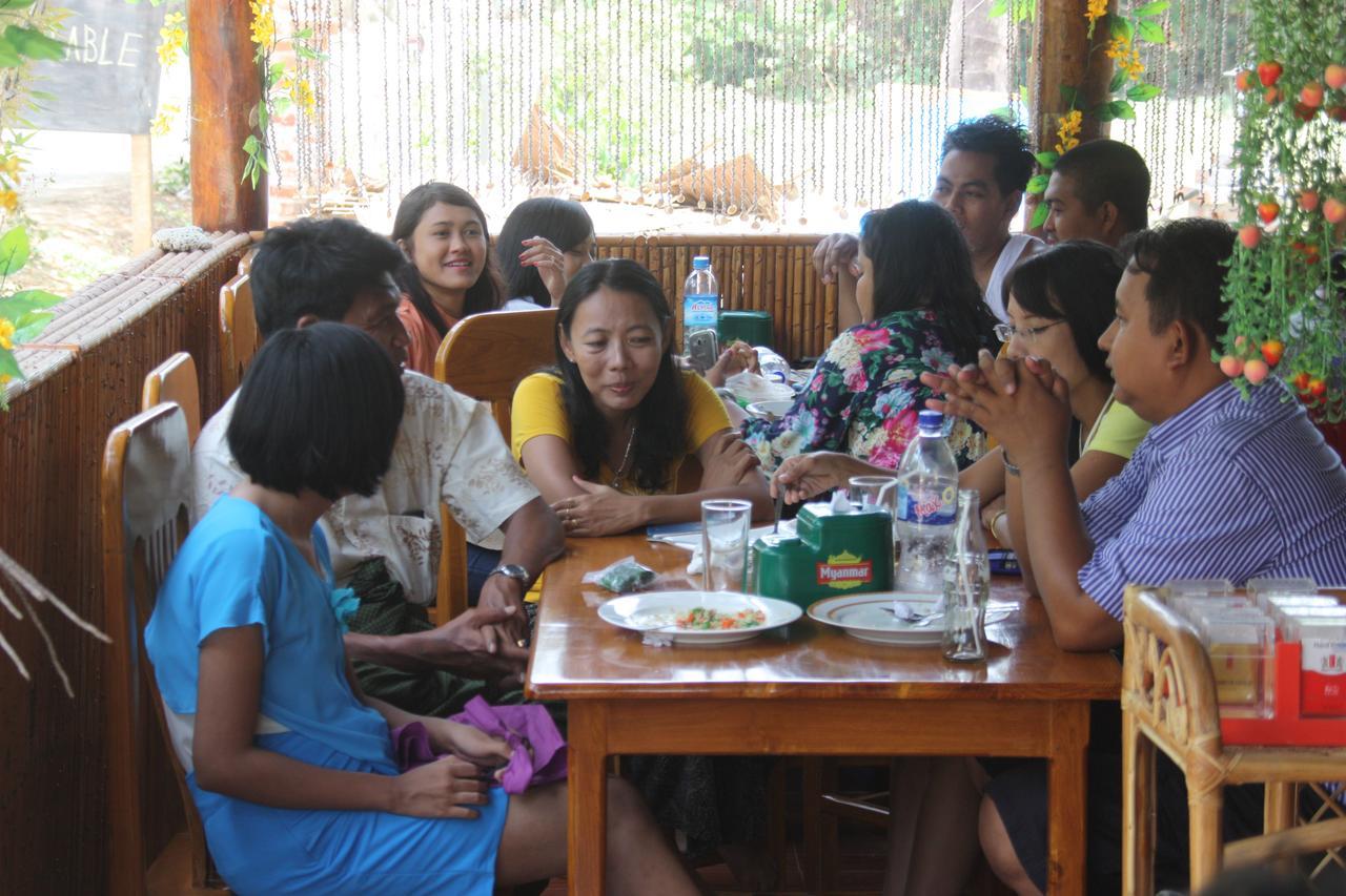 Soe Ko Ko Beach House & Restaurant Ngwesaung Extérieur photo