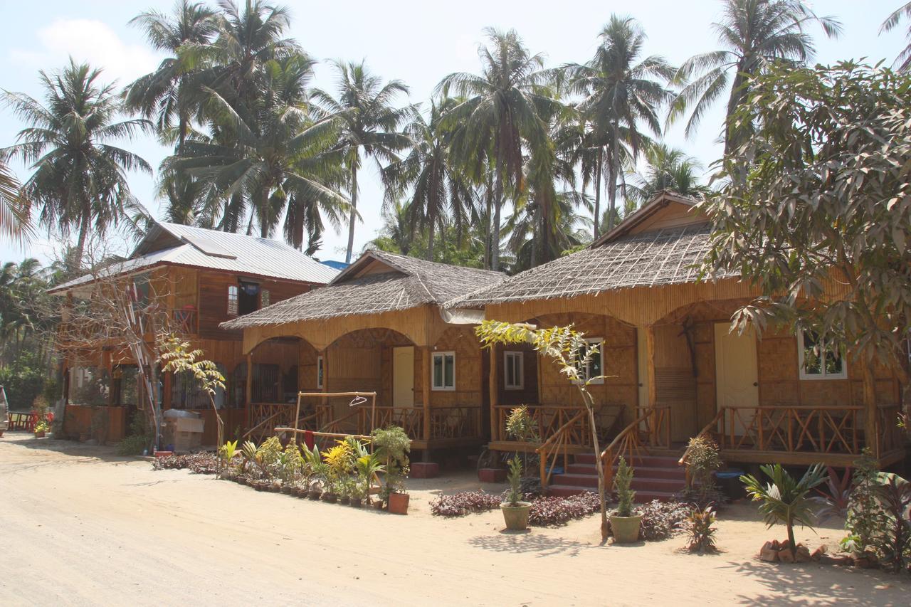 Soe Ko Ko Beach House & Restaurant Ngwesaung Extérieur photo